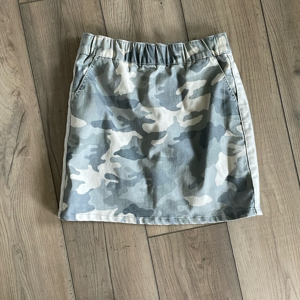 BOSTON PROPER camo skirt